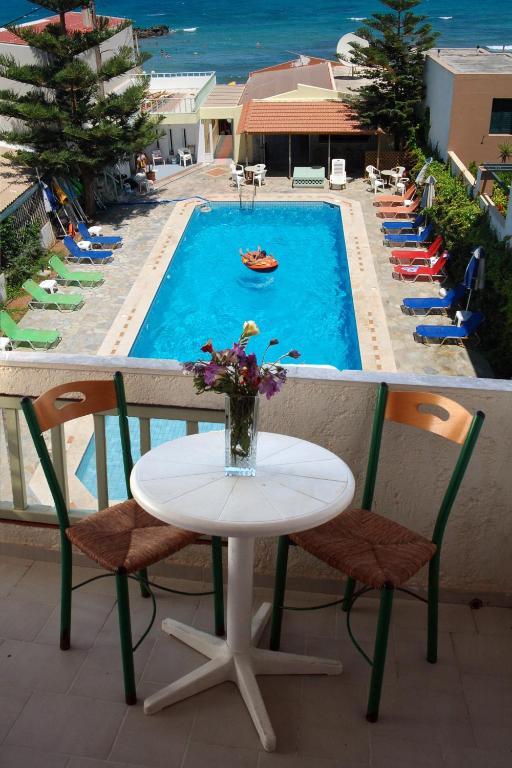 Haris Apartments Kokkini Hani Cameră foto
