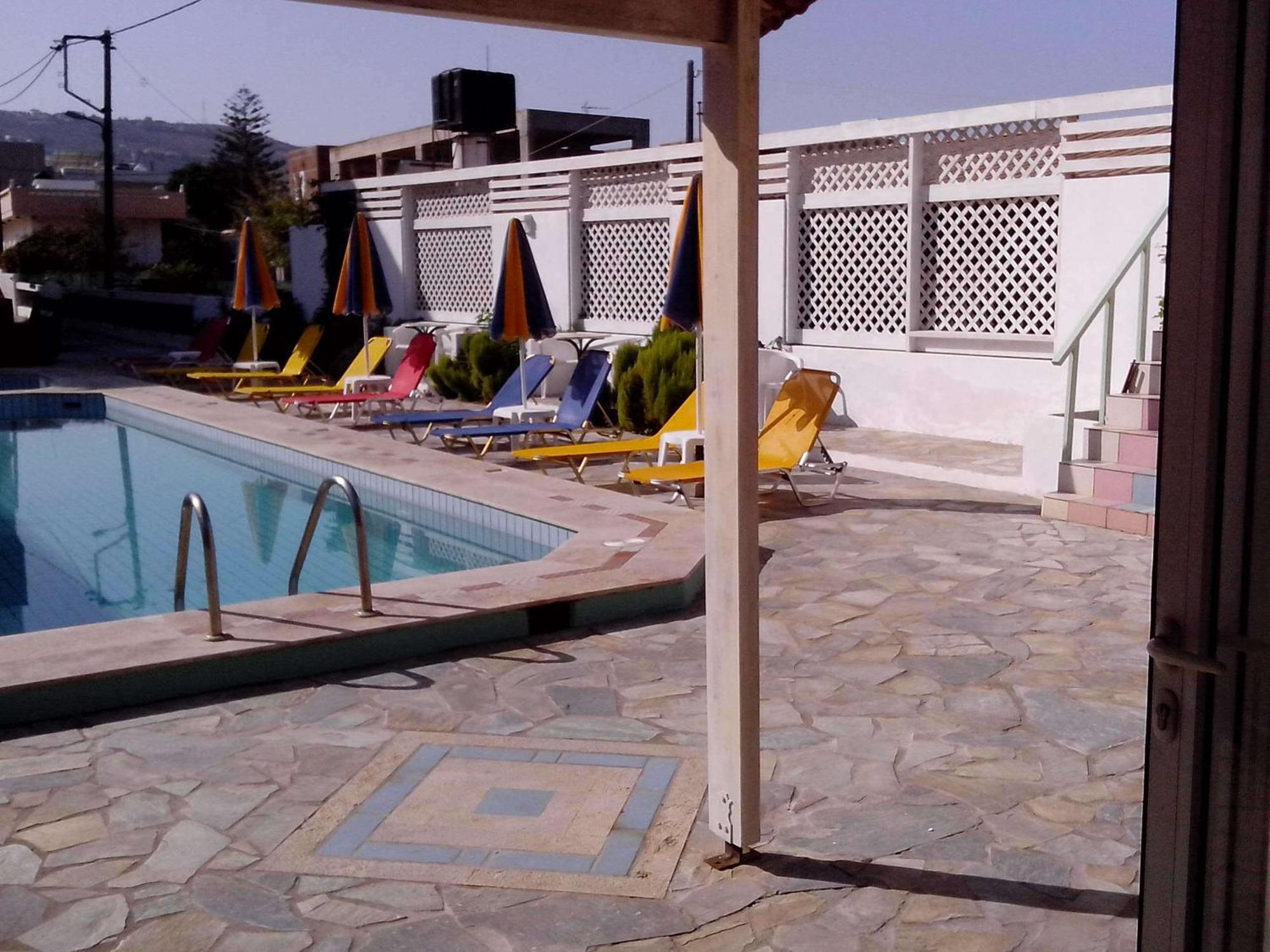 Haris Apartments Kokkini Hani Exterior foto
